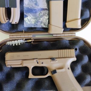 GLOCK 19X 9*19mm + crosse B&T + accessoires 70% du neuf